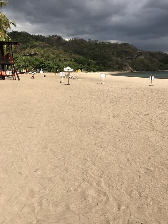 Pico Beach Front Condo ナスグブ エクステリア 写真